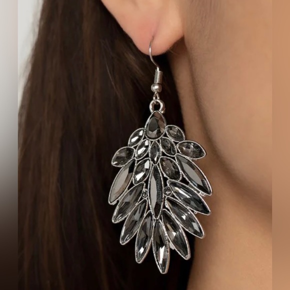 paparazzi Jewelry - COSMIC-politan - Silver Earrings